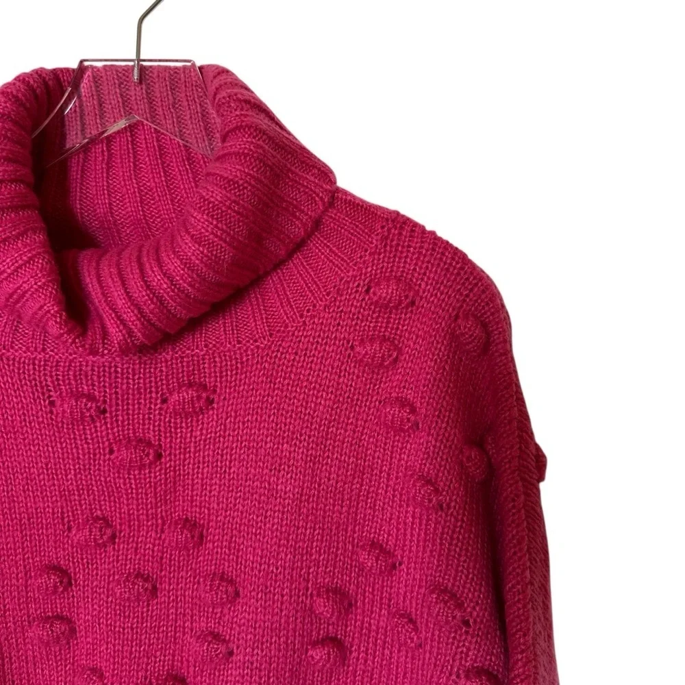 John + Jenn | Pink Raspberry Heart Bubbles Chunky Turtleneck Sweater Size Medium